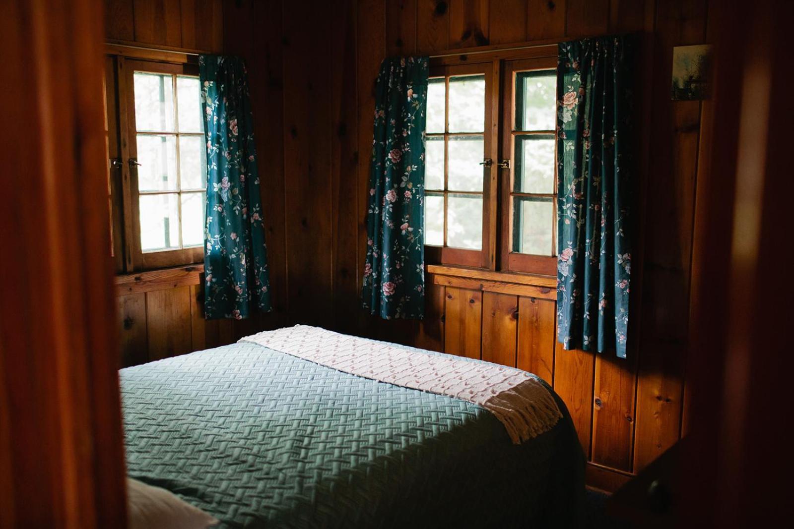 Riverside Point Resort Motel Park Rapids エクステリア 写真