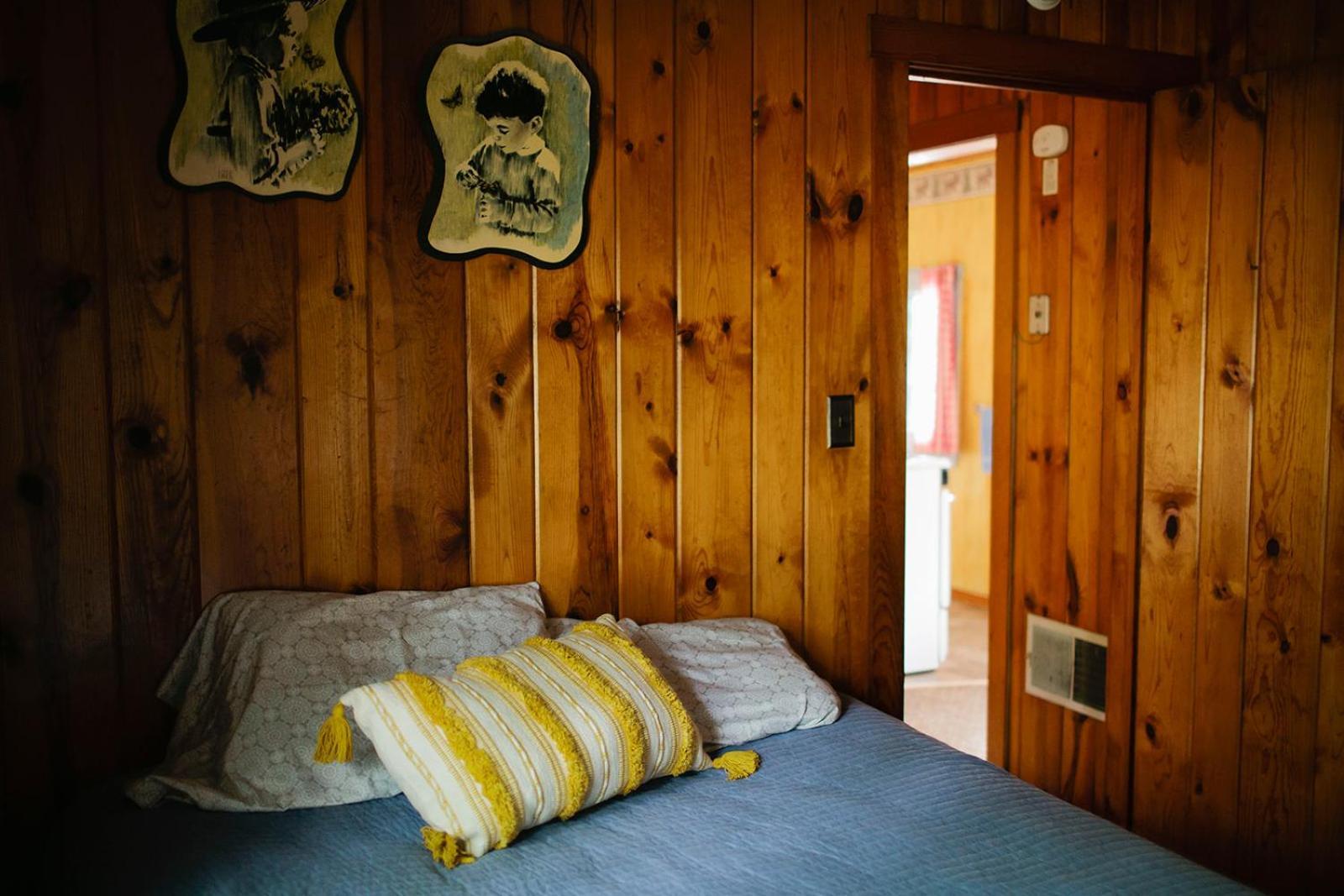 Riverside Point Resort Motel Park Rapids エクステリア 写真