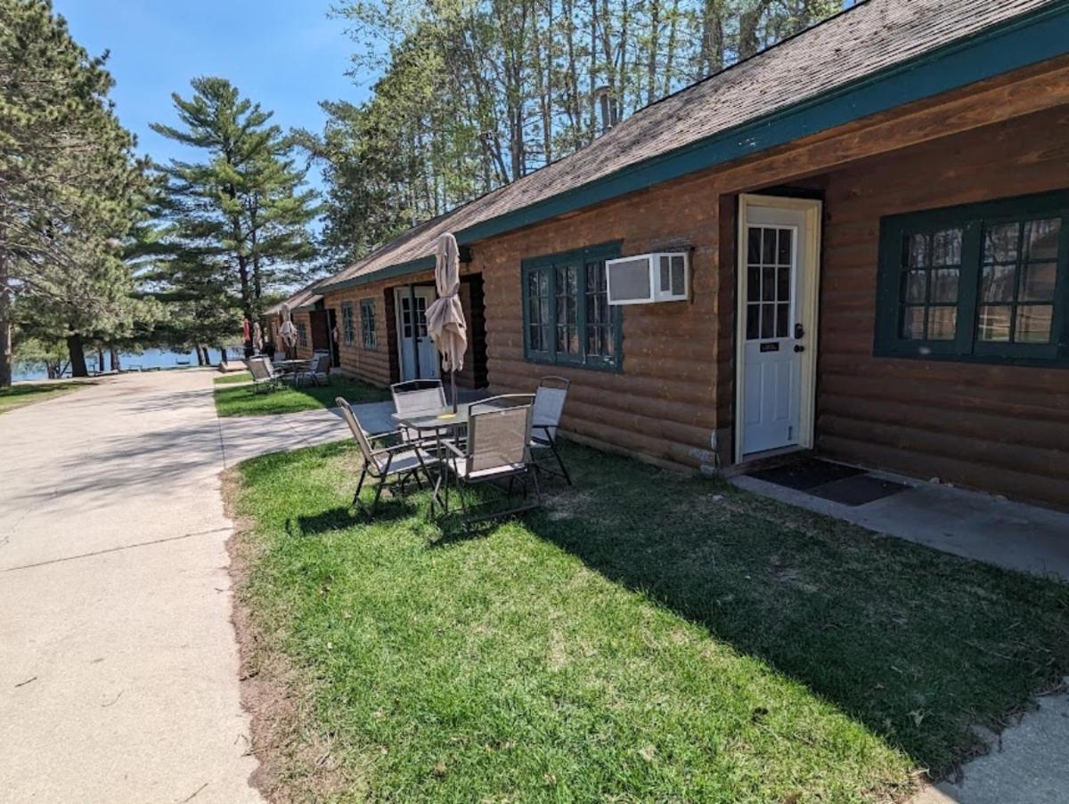 Riverside Point Resort Motel Park Rapids エクステリア 写真