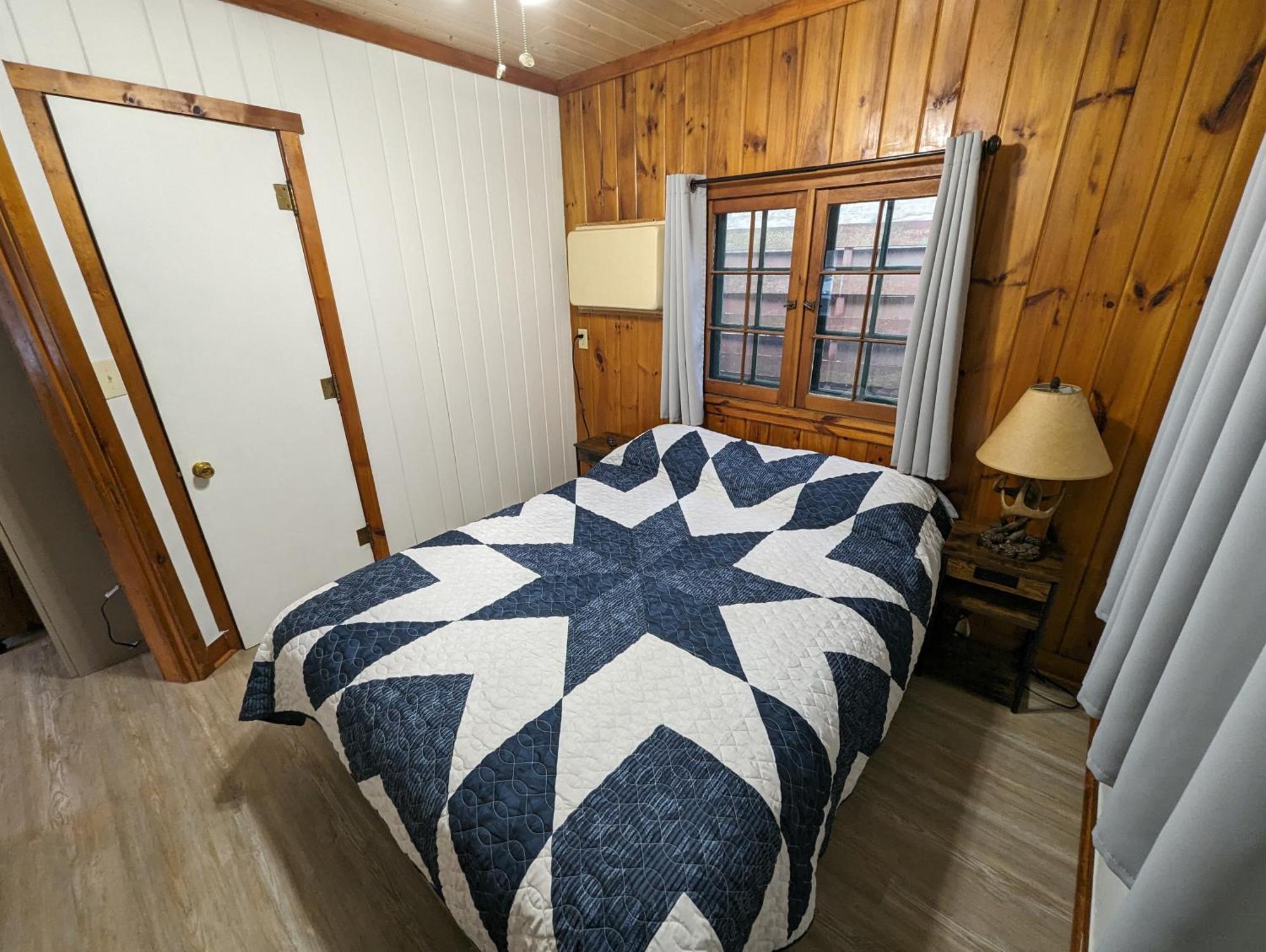 Riverside Point Resort Motel Park Rapids エクステリア 写真